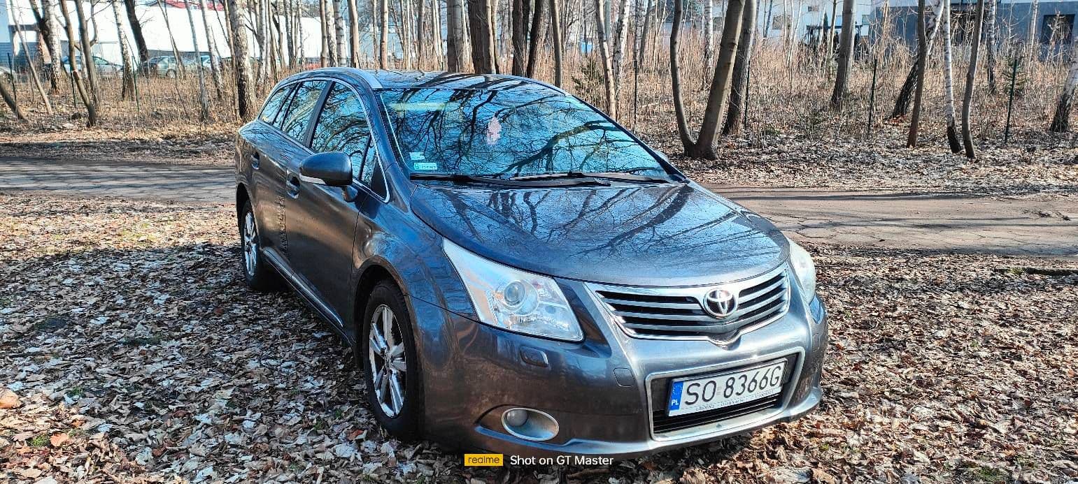 Toyota AVENSIS  silnik 2.0 D-4D