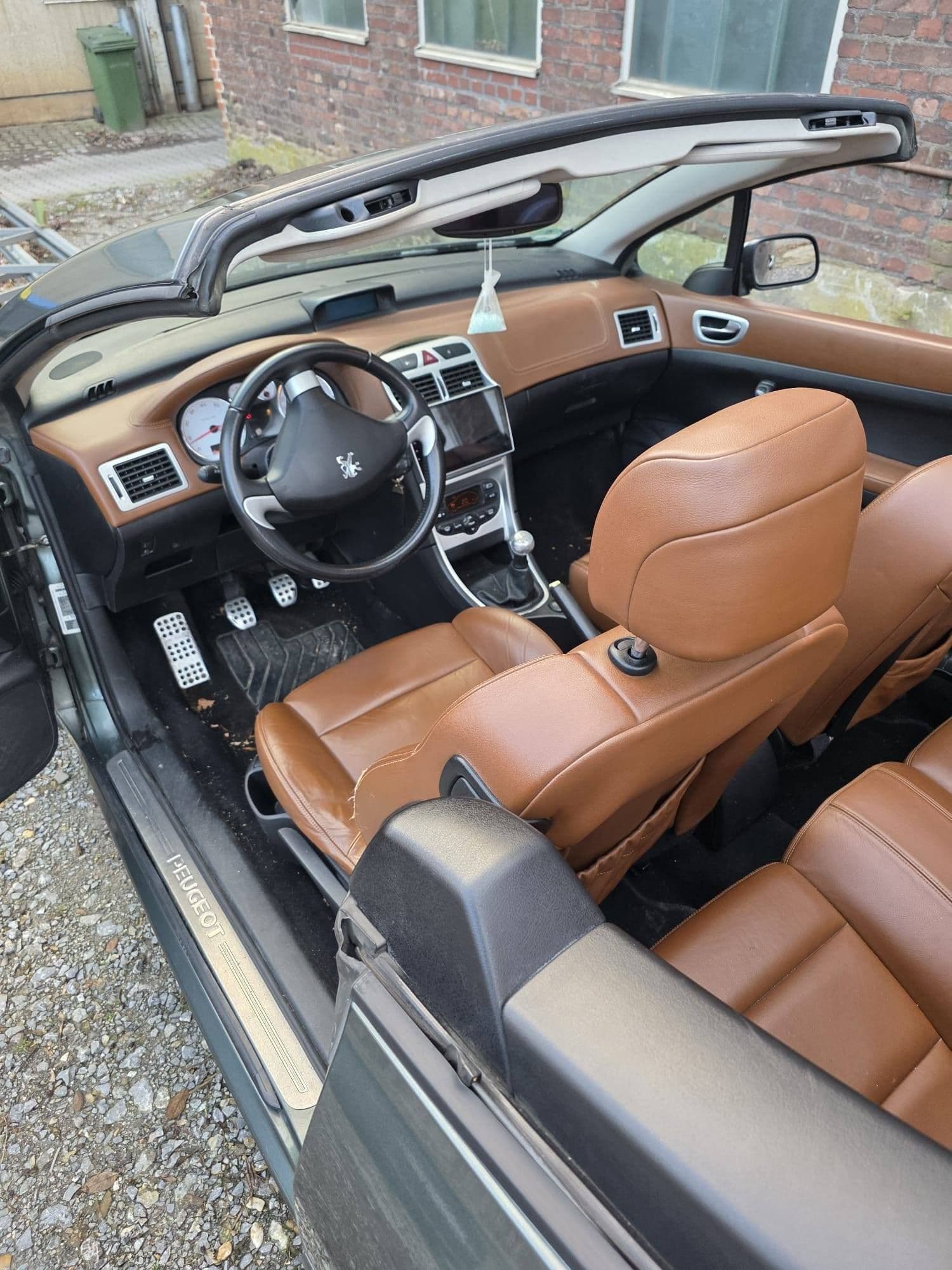 Peugeot 307 CC 2,0 136 KM